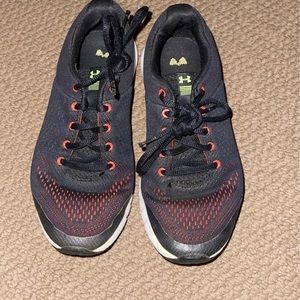 SOLD Boys 4Y Under Armour Tennis Shoes
